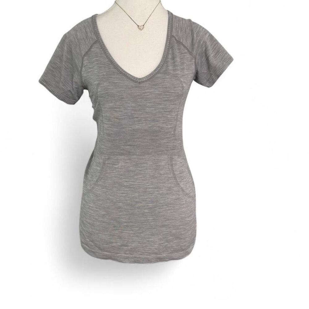 Lululemon Gray V Neck Athletic Top Size 8 Fitted Gym Activewear